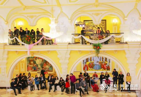 伏尔加庄园彼得洛夫宫里的列宾大型壁画