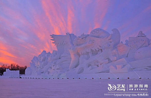 今冬，太阳岛上每天绽放绚丽的“雪舞间”