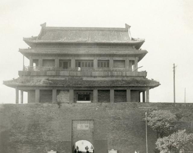 1421年2月2日，明朝正式迁都北京