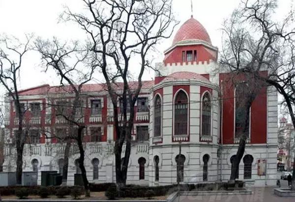 探访百年老建筑 冰城老教堂