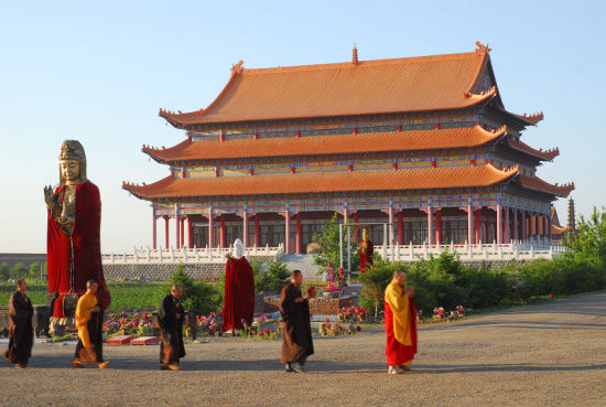 拉林满族镇华藏寺