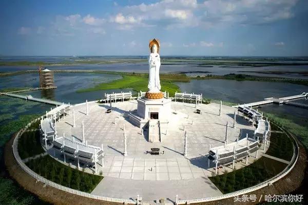哈尔滨新景：江河之间有一座“莲花岛”，站在58米高的观音脚下