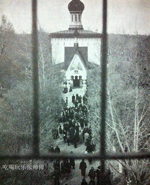 14张1930年代哈尔滨的黑白照片 满街教堂美女俄国人