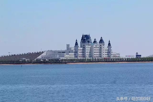 哈尔滨新景：江河之间有一座“莲花岛”，站在58米高的观音脚下
