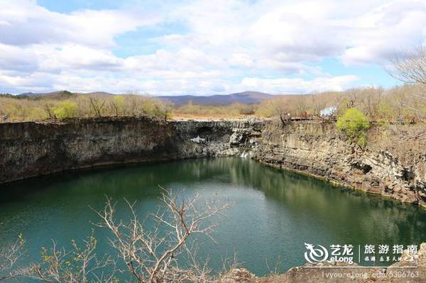 镜泊湖畔吊水楼瀑布，中国北方最壮观的熔岩塌陷瀑布