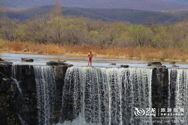 镜泊湖畔吊水楼瀑布，中国北方最壮观的熔岩塌陷瀑布